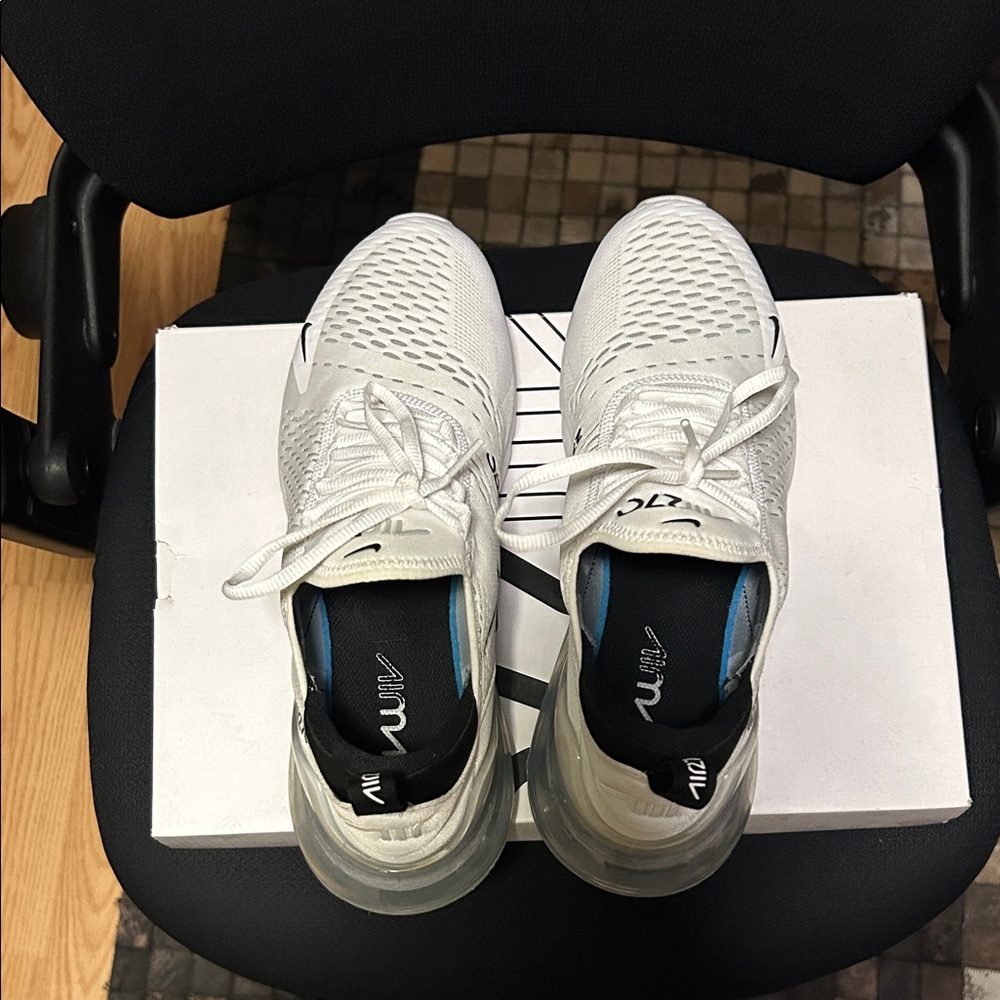 Mens gently used Nike air max 270 (8/10 condition) asking $140